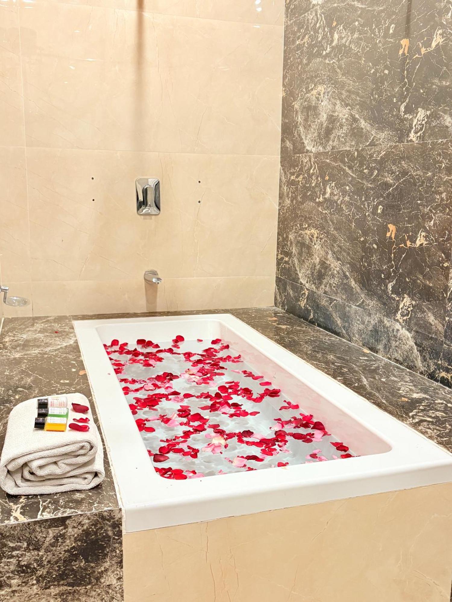 Parampara Hotels And Resorts Udaipur Buitenkant foto